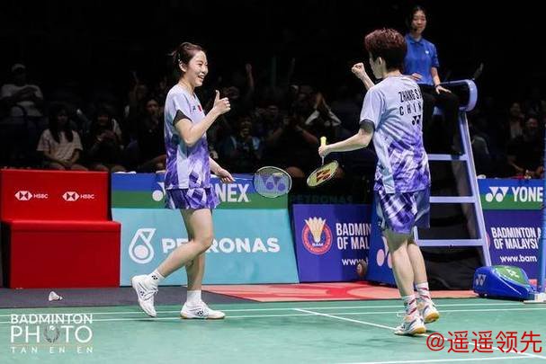 马来西亚羽毛球公开赛：国羽混双三对组合晋级8强